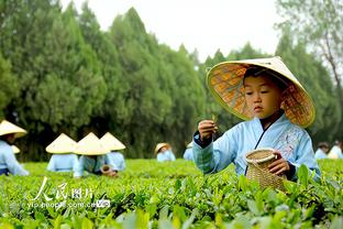 理查利森本场数据：3次射正进2球，8次对抗4次成功，评分8.6